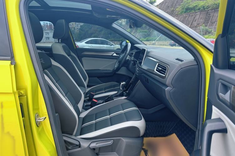 Used Volkswagen T-ROC 2023 300TSI DSG Two-Wheel Drive Starlight Edition Interior 11