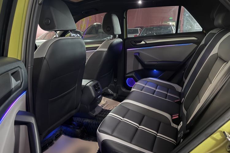 Used Volkswagen T-ROC 2023 300TSI DSG Two-Wheel Drive Starlight Edition Interior 14
