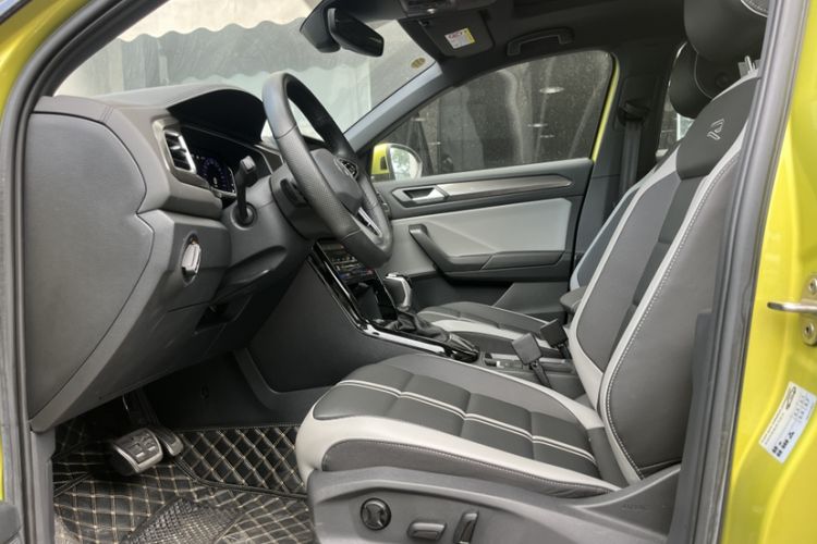 Used Volkswagen T-ROC 2023 300TSI DSG Two-Wheel Drive Starlight Edition Interior 2