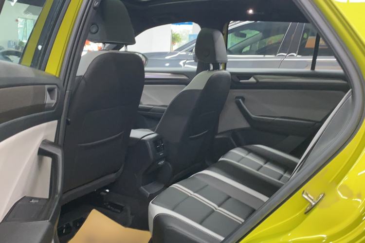 Used Volkswagen T-ROC 2023 300TSI DSG Two-Wheel Drive Starlight Edition Interior 2