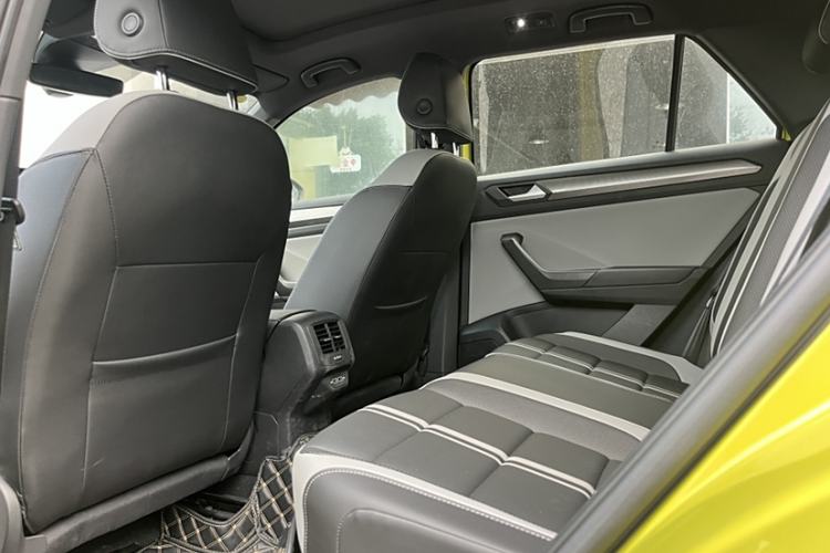 Used Volkswagen T-ROC 2023 300TSI DSG Two-Wheel Drive Starlight Edition Interior 3