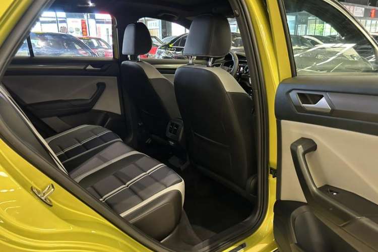 Used Volkswagen T-ROC 2023 300TSI DSG Two-Wheel Drive Starlight Edition Interior 5