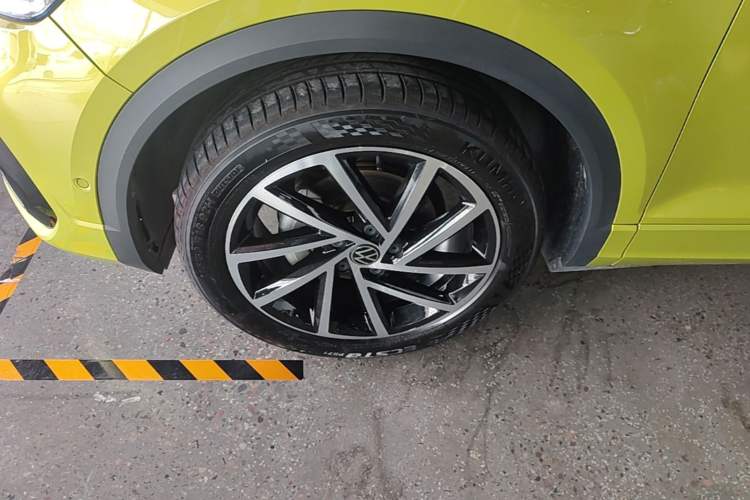 Used Volkswagen T-ROC 2023 300TSI DSG Two-Wheel Drive Starlight Edition Left Front Wheel Hub