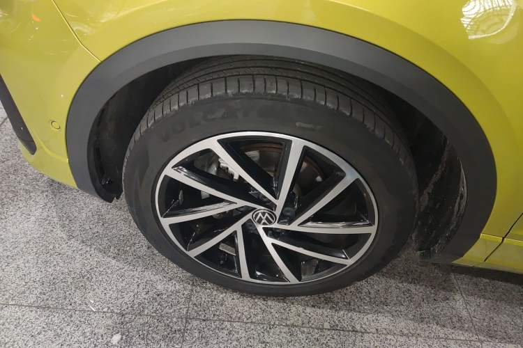Used Volkswagen T-ROC 2023 300TSI DSG Two-Wheel Drive Starlight Edition Left Front Wheel Hub