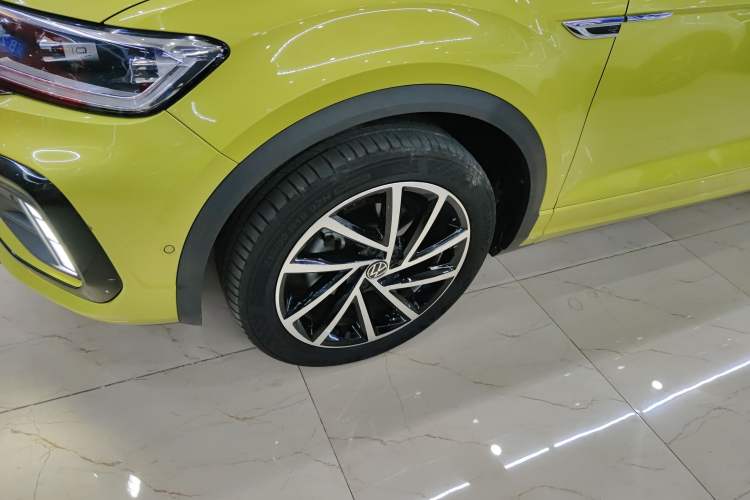 Used Volkswagen T-ROC 2023 300TSI DSG Two-Wheel Drive Starlight Edition Left Front Wheel Hub