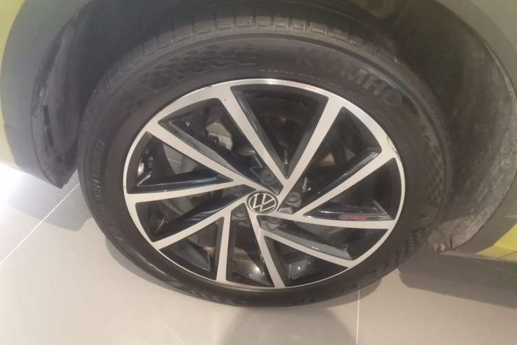 Used Volkswagen T-ROC 2023 300TSI DSG Two-Wheel Drive Starlight Edition Left Front Wheel Hub