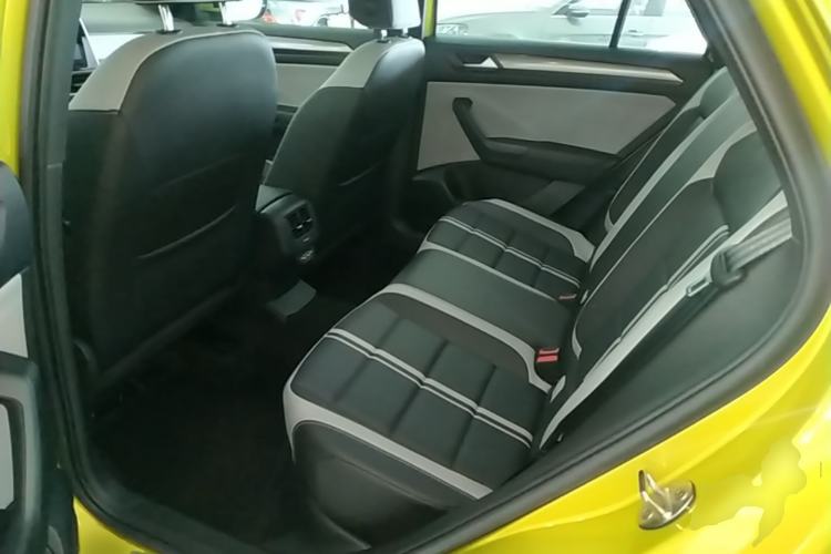 Used Volkswagen T-ROC 2023 300TSI DSG Two-Wheel Drive Starlight Edition Left Rear Seat
