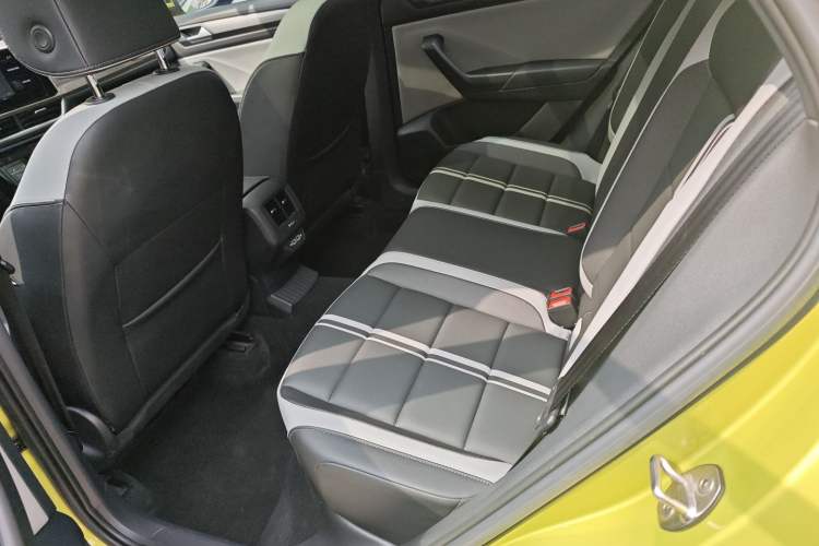 Used Volkswagen T-ROC 2023 300TSI DSG Two-Wheel Drive Starlight Edition Left Rear Seat