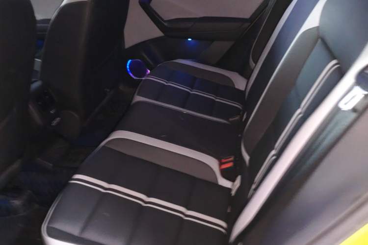 Used Volkswagen T-ROC 2023 300TSI DSG Two-Wheel Drive Starlight Edition Left Rear Seat