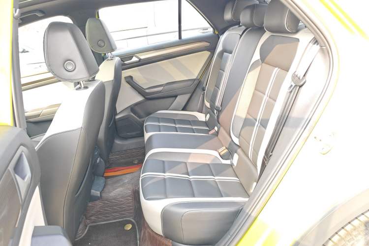 Used Volkswagen T-ROC 2023 300TSI DSG Two-Wheel Drive Starlight Edition Left Rear Seat