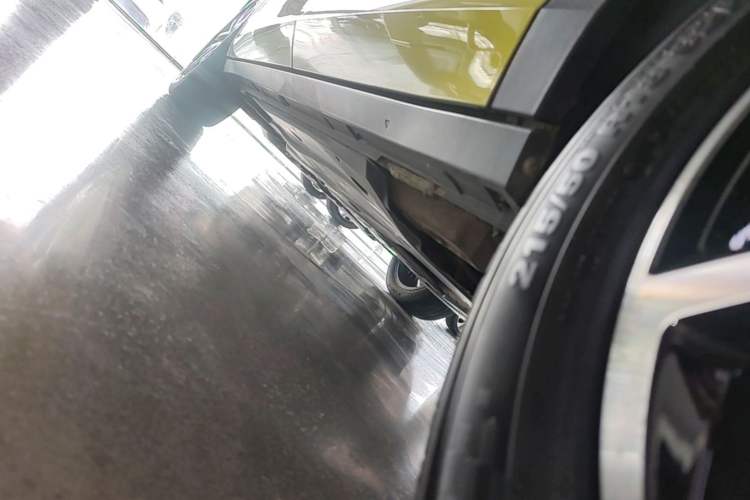Used Volkswagen T-ROC 2023 300TSI DSG Two-Wheel Drive Starlight Edition Left Side Sill