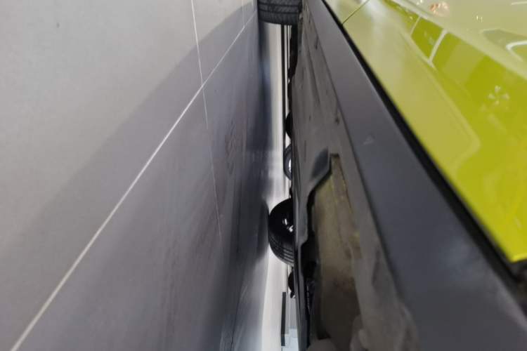 Used Volkswagen T-ROC 2023 300TSI DSG Two-Wheel Drive Starlight Edition Left Side Sill