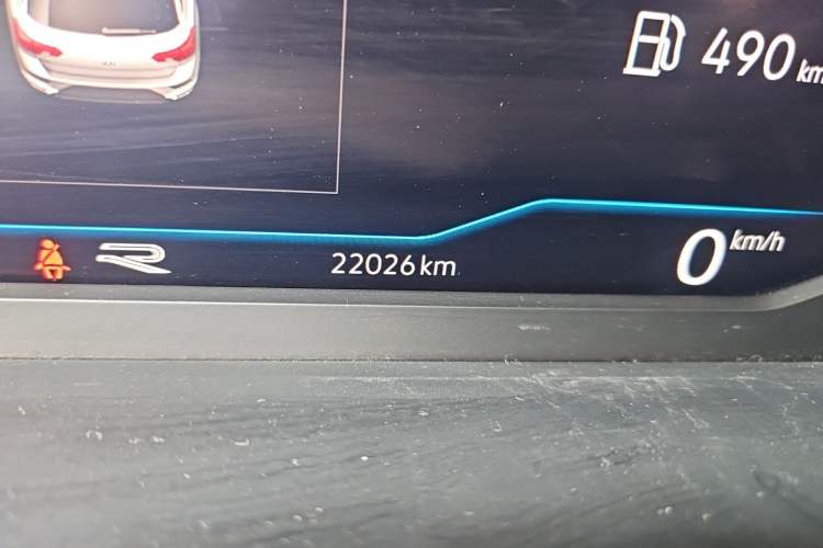 Used Volkswagen T-ROC 2023 300TSI DSG Two-Wheel Drive Starlight Edition Odometer Close Up