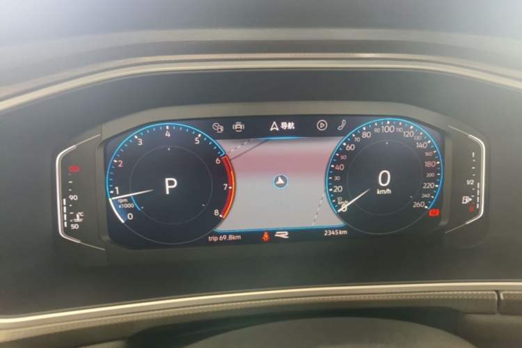 Used Volkswagen T-ROC 2023 300TSI DSG Two-Wheel Drive Starlight Edition Odometer Close Up
