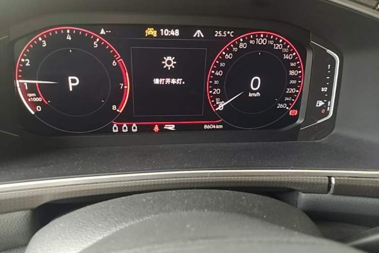 Used Volkswagen T-ROC 2023 300TSI DSG Two-Wheel Drive Starlight Edition Odometer Close Up