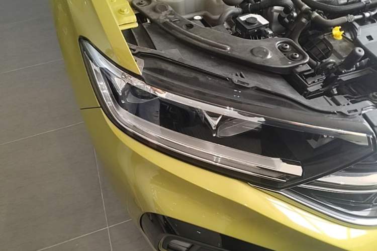 Used Volkswagen T-ROC 2023 300TSI DSG Two-Wheel Drive Starlight Edition Right Front Headlight