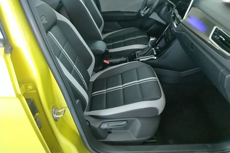 Used Volkswagen T-ROC 2023 300TSI DSG Two-Wheel Drive Starlight Edition Right Front Seat