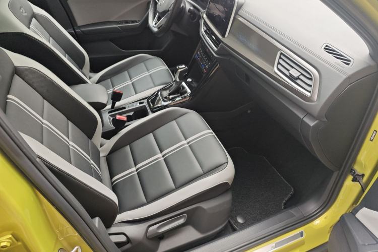 Used Volkswagen T-ROC 2023 300TSI DSG Two-Wheel Drive Starlight Edition Right Front Seat