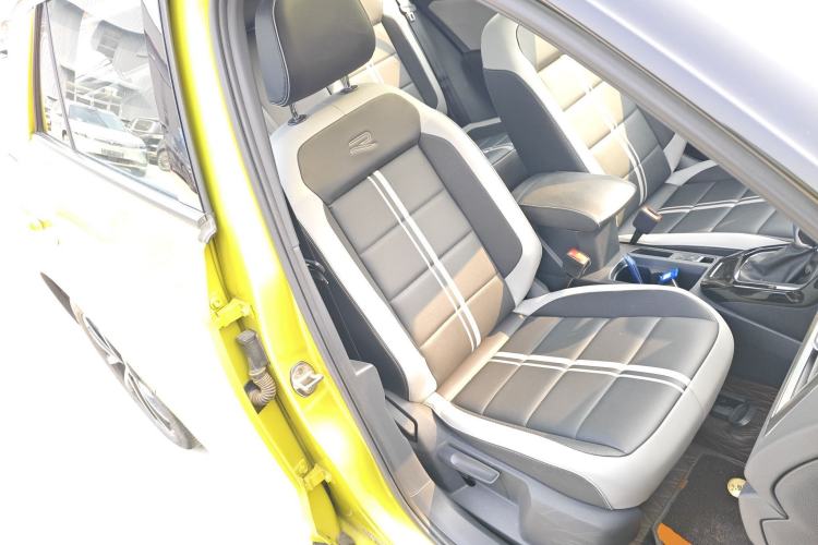 Used Volkswagen T-ROC 2023 300TSI DSG Two-Wheel Drive Starlight Edition Right Front Seat