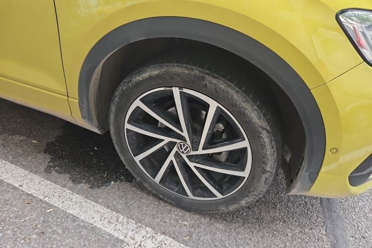 Used Volkswagen T-ROC 2023 300TSI DSG Two-Wheel Drive Starlight Edition Right Front Wheel Hub
