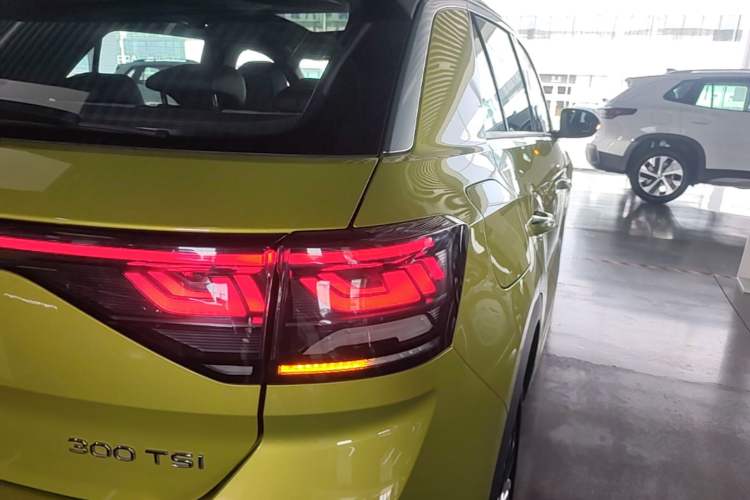 Used Volkswagen T-ROC 2023 300TSI DSG Two-Wheel Drive Starlight Edition Right Rear Taillight