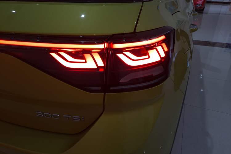 Used Volkswagen T-ROC 2023 300TSI DSG Two-Wheel Drive Starlight Edition Right Rear Taillight