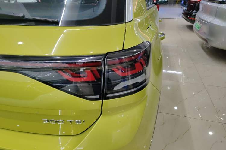 Used Volkswagen T-ROC 2023 300TSI DSG Two-Wheel Drive Starlight Edition Right Rear Taillight