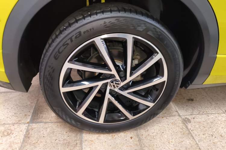 Used Volkswagen T-ROC 2023 300TSI DSG Two-Wheel Drive Starlight Edition Right Rear Wheel Hub