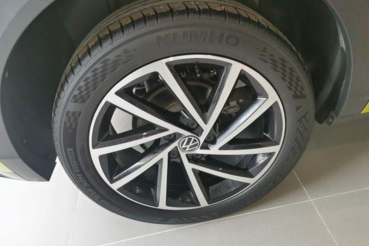 Used Volkswagen T-ROC 2023 300TSI DSG Two-Wheel Drive Starlight Edition Right Rear Wheel Hub