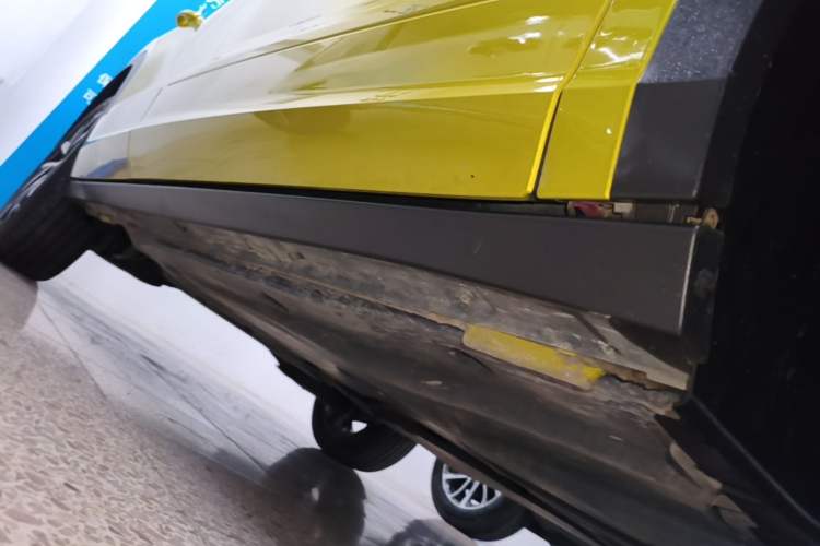 Used Volkswagen T-ROC 2023 300TSI DSG Two-Wheel Drive Starlight Edition Right Side Sill