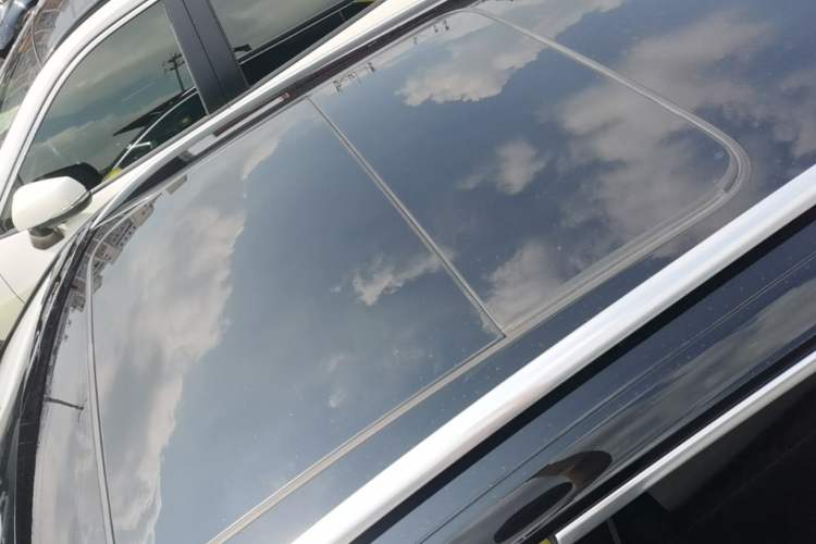 Used Volkswagen T-ROC 2023 300TSI DSG Two-Wheel Drive Starlight Edition Roof