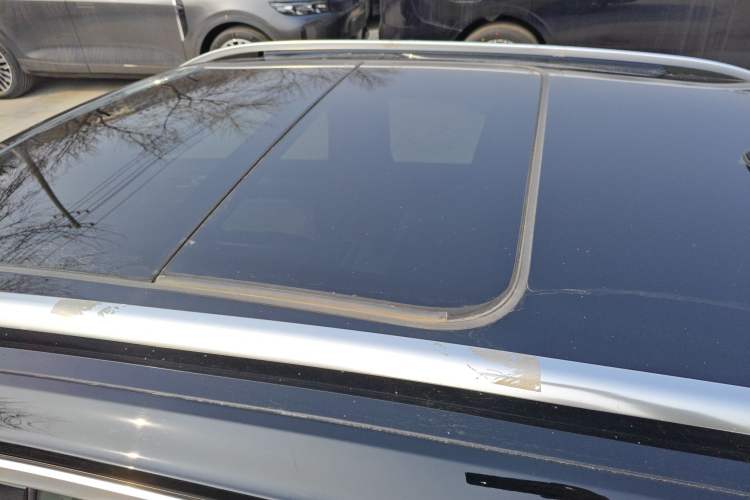 Used Volkswagen T-ROC 2023 300TSI DSG Two-Wheel Drive Starlight Edition Roof