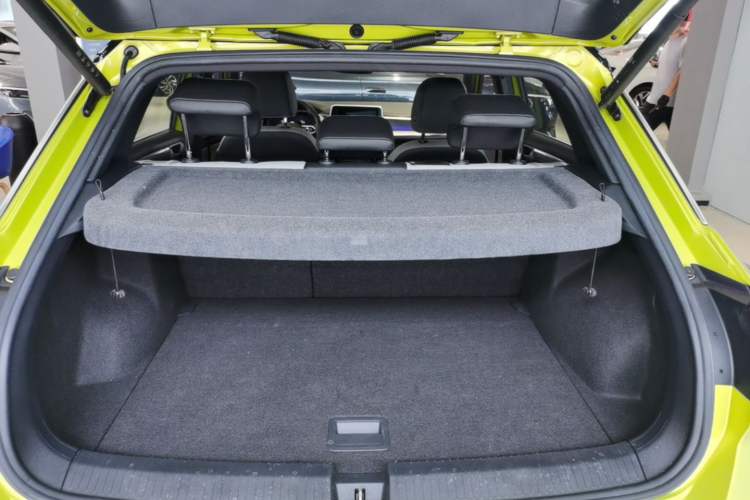 Used Volkswagen T-ROC 2023 300TSI DSG Two-Wheel Drive Starlight Edition Trunk