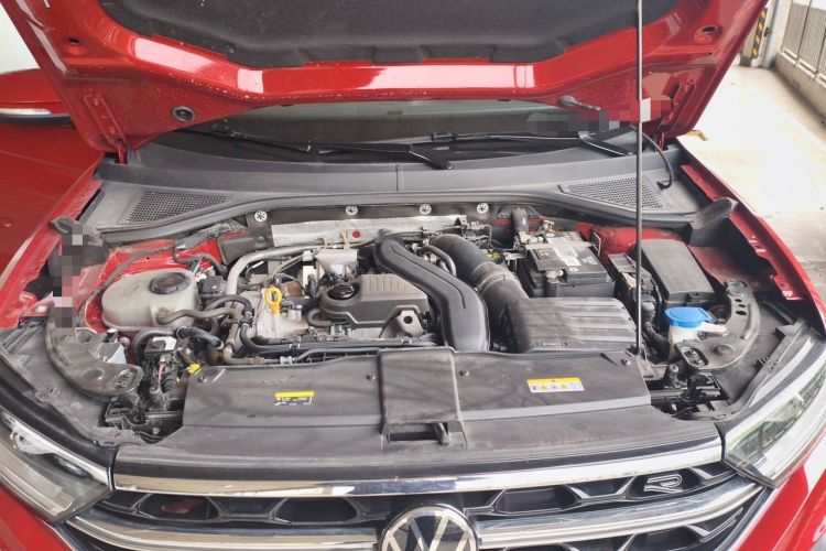 Used Volkswagen T-ROC 2024 300TSI DSG Two-Wheel-Drive Chen Guang Edition Engine Bay