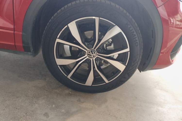 Used Volkswagen T-ROC 2024 300TSI DSG Two-Wheel-Drive Chen Guang Edition Right Front Wheel Hub