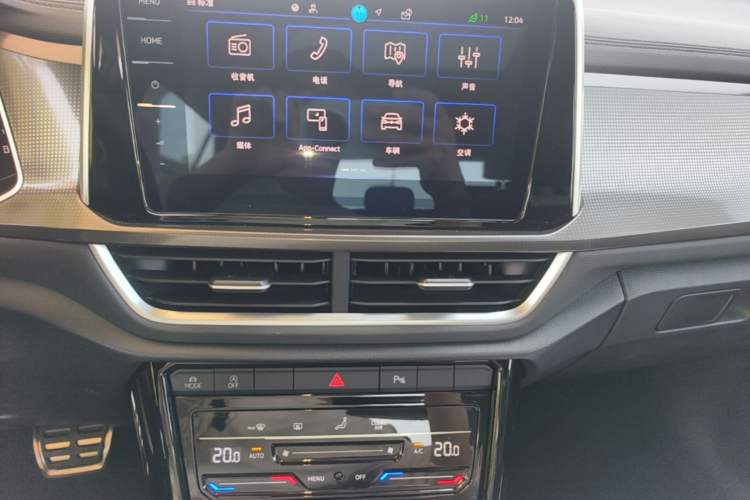 Used Volkswagen T-ROC 2024 300TSI DSG Two-Wheel-Drive Chen Guang Edition Audio And AC Panel