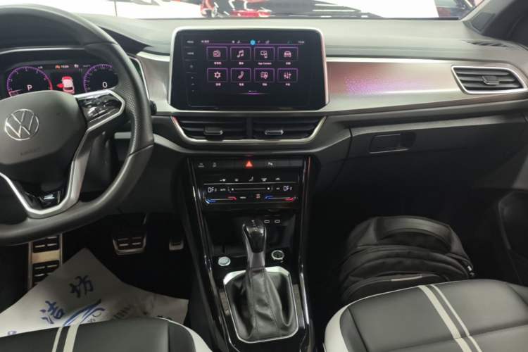 Used Volkswagen T-ROC 2024 300TSI DSG Two-Wheel-Drive Chen Guang Edition Audio And AC Panel