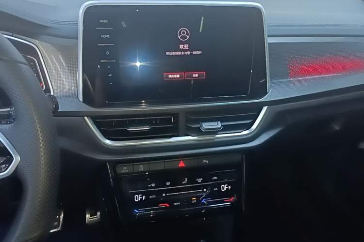 Used Volkswagen T-ROC 2024 300TSI DSG Two-Wheel-Drive Chen Guang Edition Audio And AC Panel