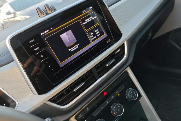 Used Volkswagen T-ROC 2024 280TSI DSG Two-Wheel-Drive Time Edition Audio And AC Panel