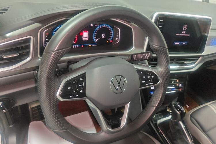 Used Volkswagen T-ROC 2024 300TSI DSG Two-Wheel-Drive Chen Guang Edition Center Console