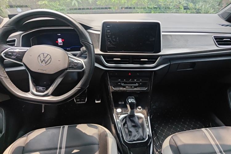 Used Volkswagen T-ROC 2024 300TSI DSG Two-Wheel-Drive Chen Guang Edition Center Console