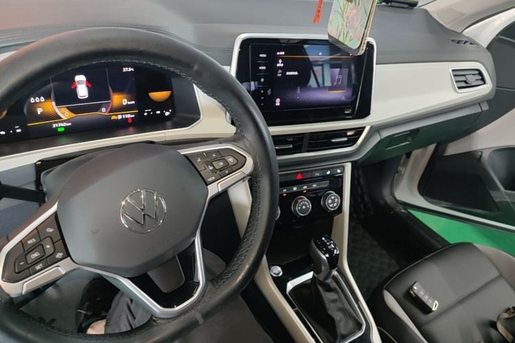 Used Volkswagen T-ROC 2024 280TSI DSG Two-Wheel-Drive Time Edition Center Console