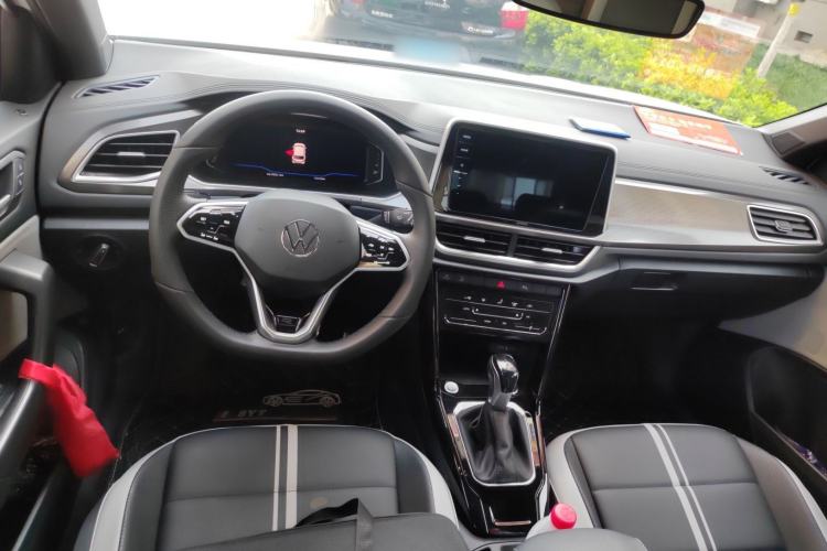 Used Volkswagen T-ROC 2024 300TSI DSG Two-Wheel-Drive Chen Guang Edition Center Console