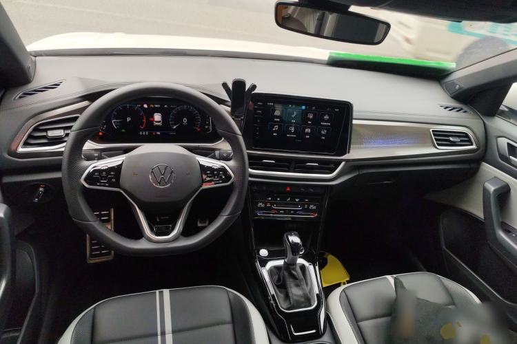 Used Volkswagen T-ROC 2024 300TSI DSG Two-Wheel-Drive Starlight Edition Center Console