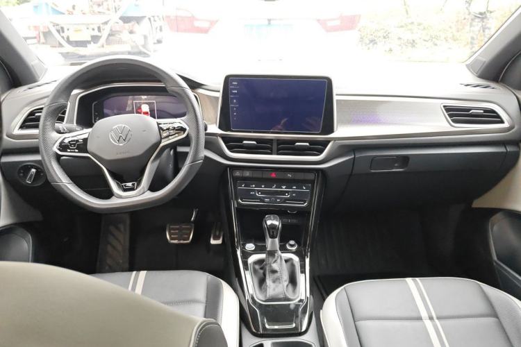 Used Volkswagen T-ROC 2024 300TSI DSG Two-Wheel-Drive Chen Guang Edition Center Console