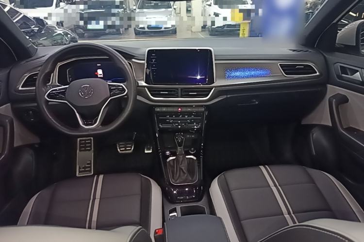 Used Volkswagen T-ROC 2024 300TSI DSG Two-Wheel-Drive Chen Guang Edition Center Console