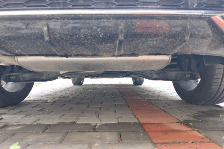 Used Volkswagen T-ROC 2024 300TSI DSG Two-Wheel-Drive Chen Guang Edition Chassis Rear