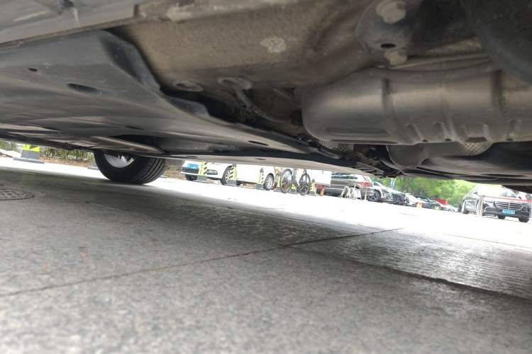 Used Volkswagen T-ROC 2024 300TSI DSG Two-Wheel-Drive Chen Guang Edition Chassis Rear Left