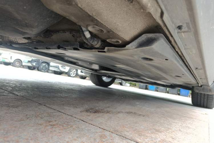 Used Volkswagen T-ROC 2024 300TSI DSG Two-Wheel-Drive Chen Guang Edition Chassis Rear Right