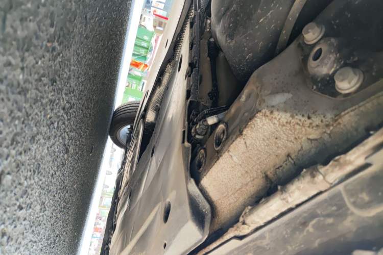 Used Volkswagen T-ROC 2024 300TSI DSG Two-Wheel-Drive Chen Guang Edition Chassis Rear Right